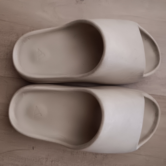 Adidas YEEZY Slide Bone 2020 - Picture 3 of 13
